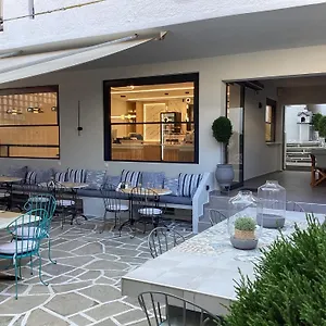 επισκεφθείτε το ξενοδοχείο